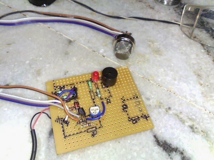 MQ-6 gas sensor circuit prototype on PCB with alarm